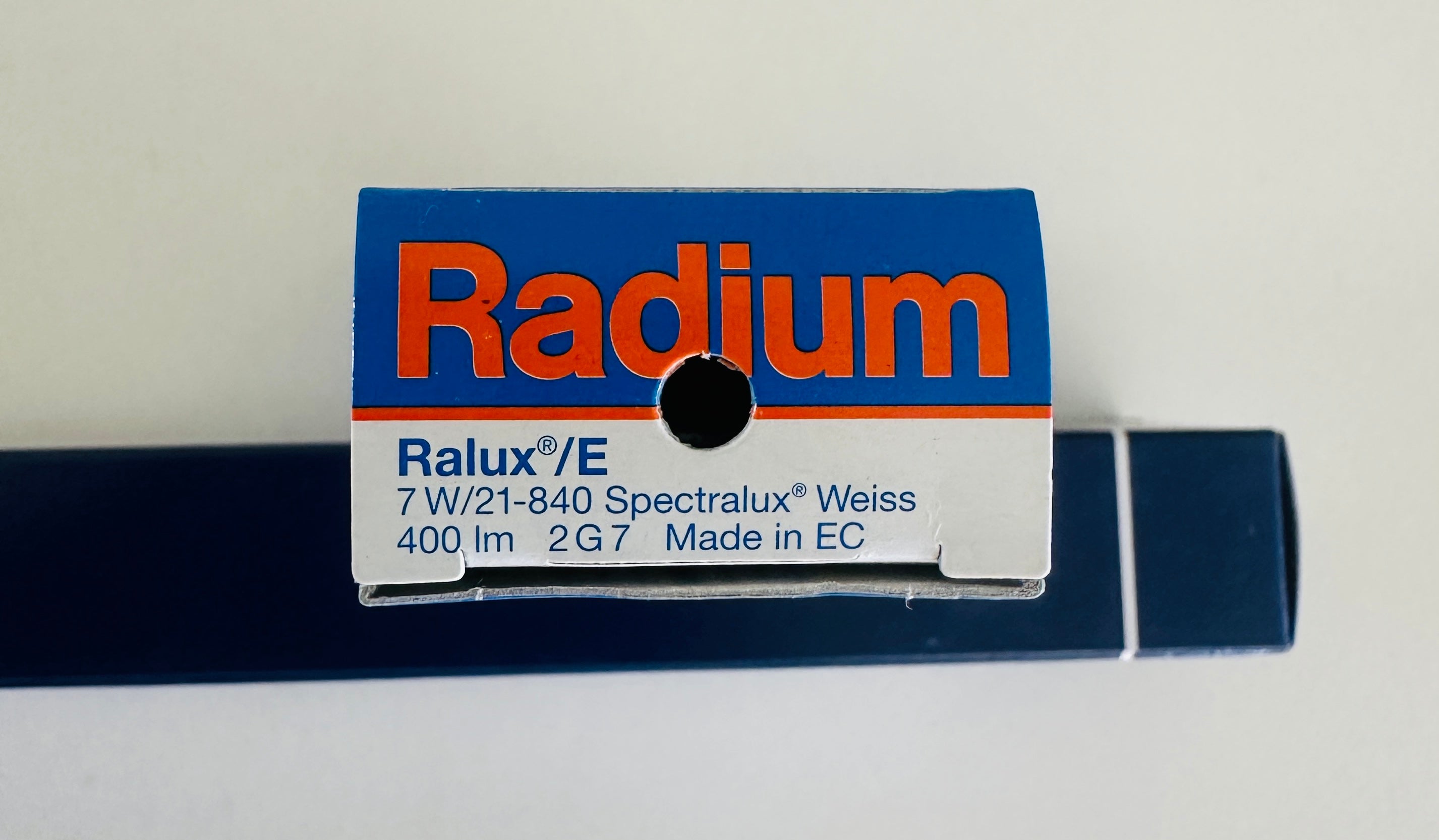 Radium 7W PL-S Compact Fluorescent Lamp 840 Cool White – 4-Pin 2G7